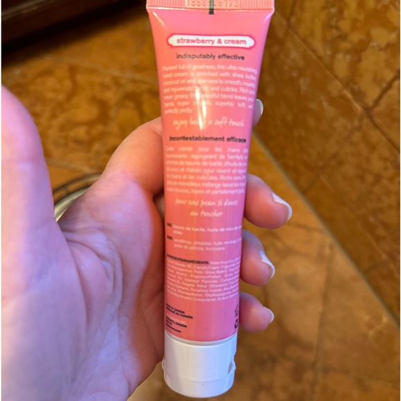 🆕 DELECTABLE NOURISHING HAND CREAM SET OF 3 - Picture 7 of 11